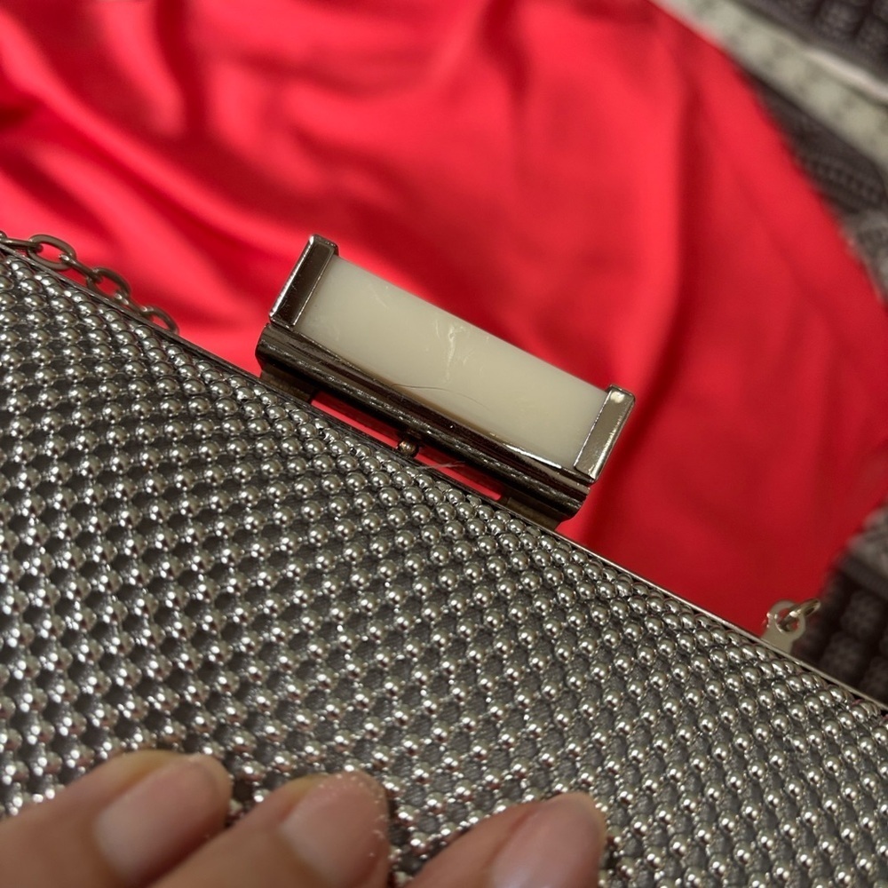 Jessica McClintock Silver Chain Beaded Clutch - Picture 6 of 7